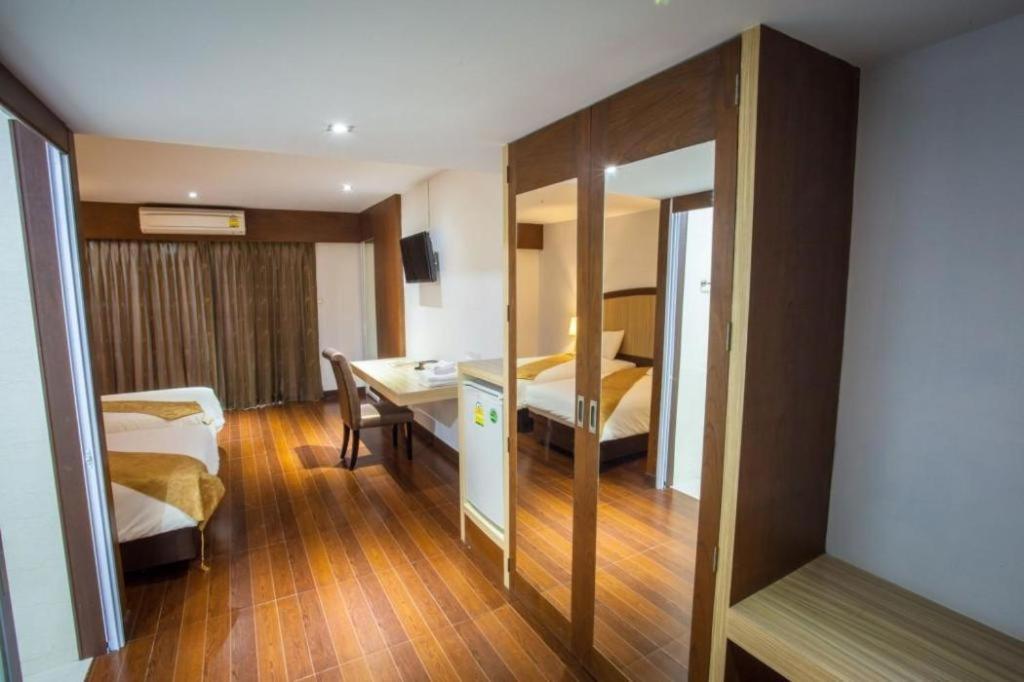 Nh Elegant Hotel Sakon Nakhon Exteriér fotografie