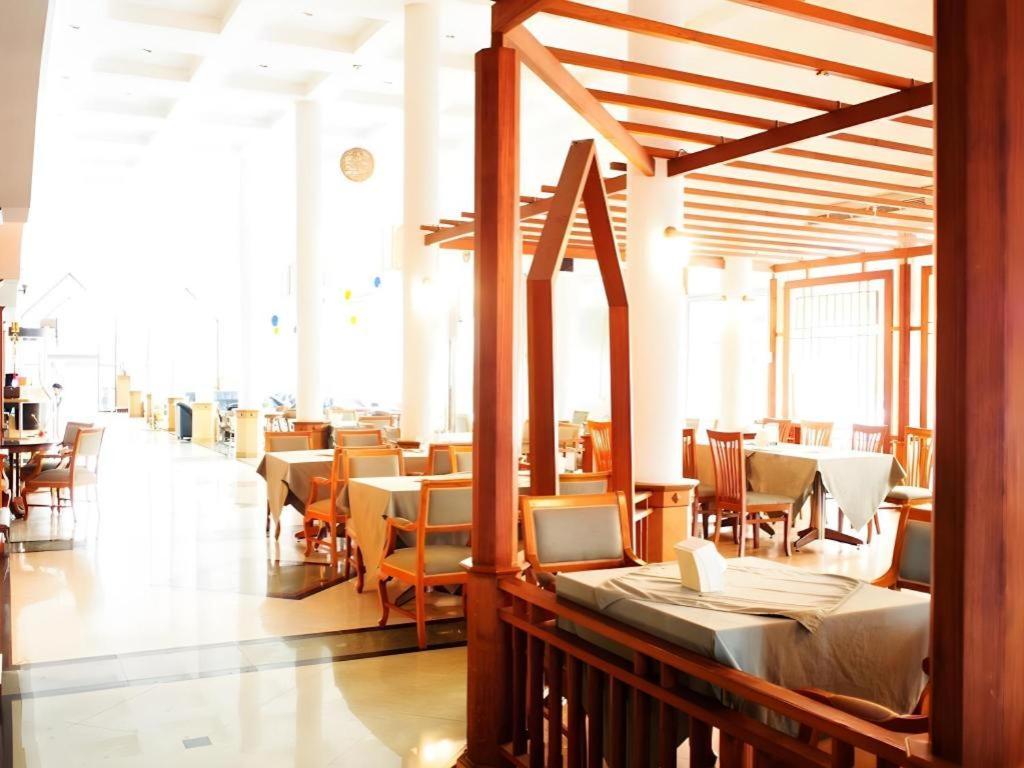 Nh Elegant Hotel Sakon Nakhon Exteriér fotografie